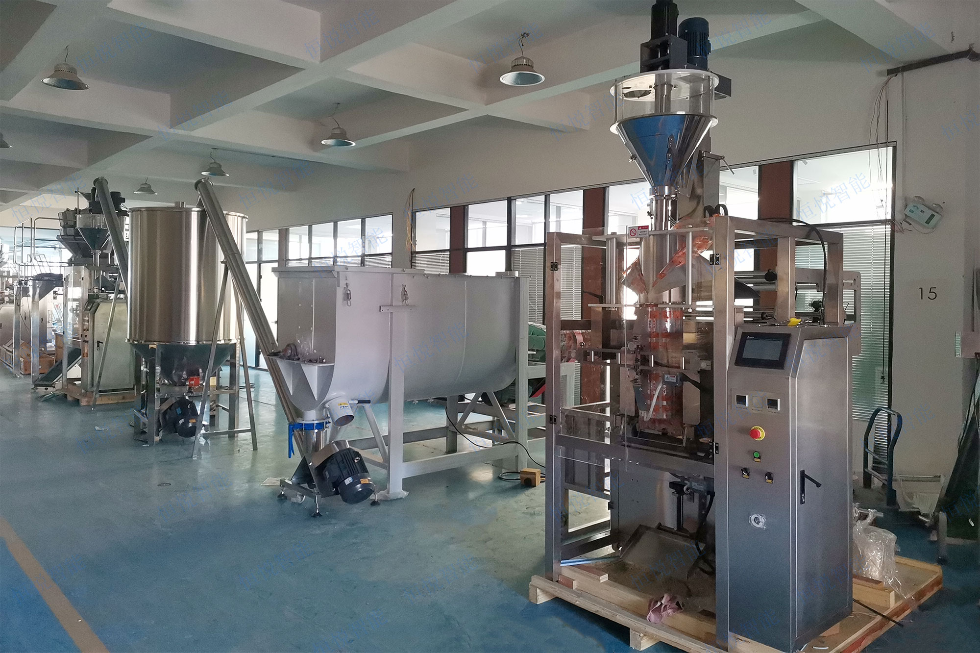 全自動防水涂料包裝機可以實現涂料、膩子粉、快粘粉、石膏粉等建筑粉料產品得自動化包裝全過程