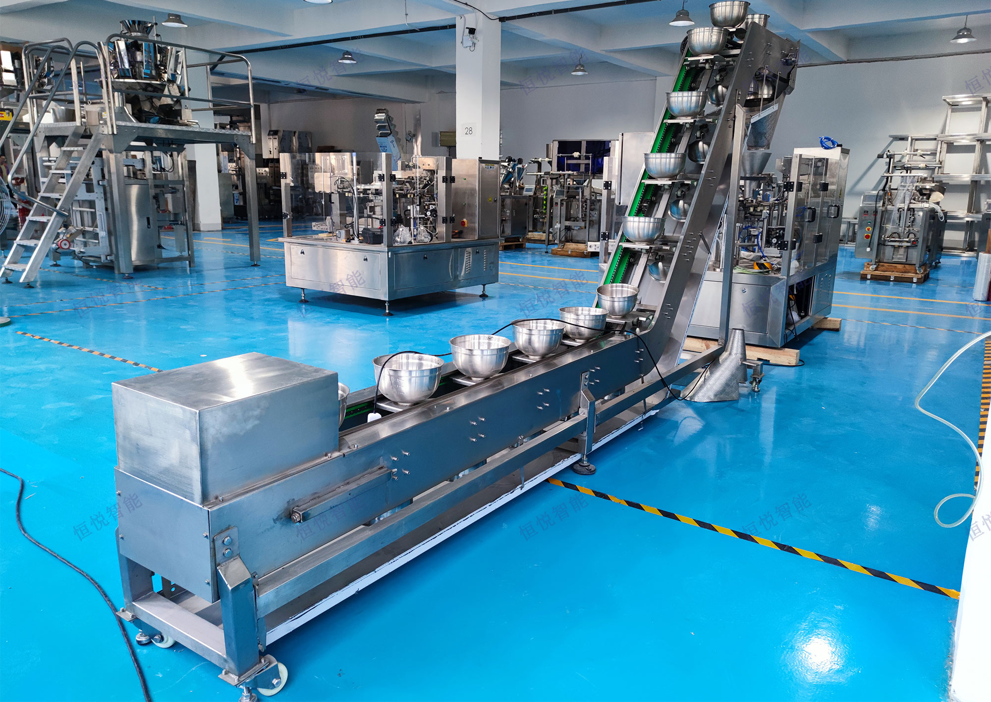 組合秤自動定量稱重包裝機(jī)是一種集成高精度稱重與自動化包裝功能的設(shè)備 組合秤自動定量稱重包裝機(jī)是一種集成高精度稱重與自動化包裝功能的設(shè)備