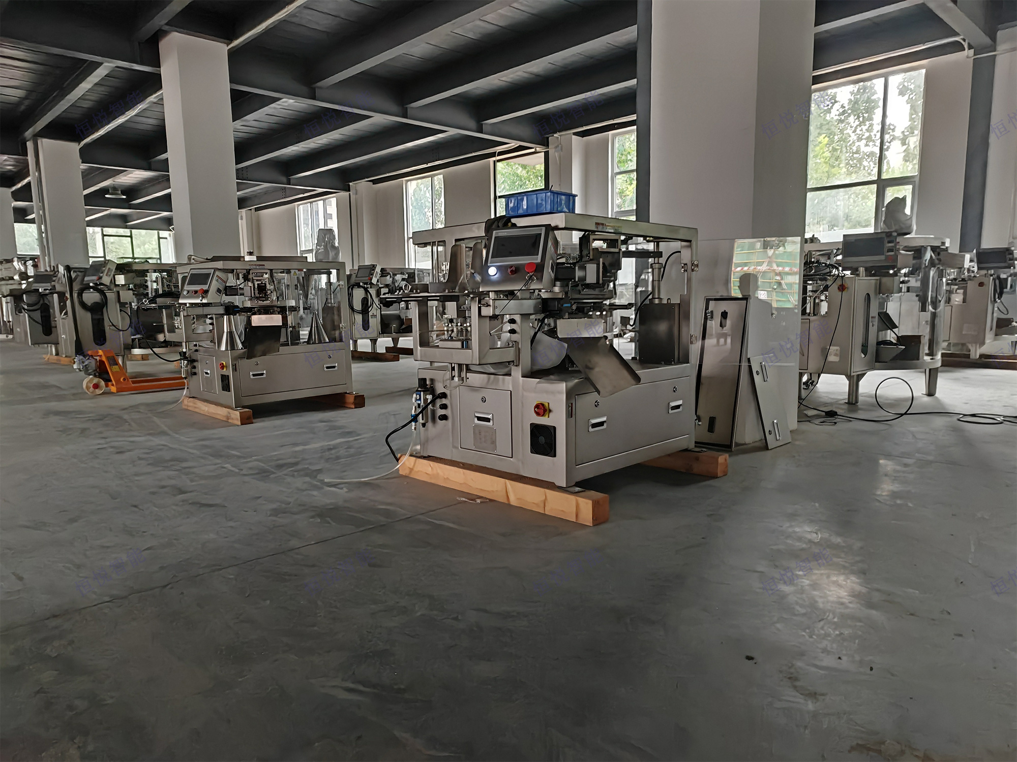 六工位給袋式包裝機 六工位給袋式包裝機