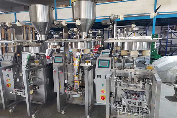 小顆粒全自動(dòng)包裝機(jī)在顆粒劑、干果、膨化小食品等領(lǐng)域應(yīng)用較多